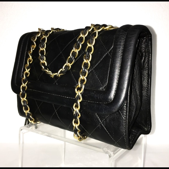 🔥Chanel Lambskin Quilted Flap🔥 Priced to sell! - Picture 5 of 8